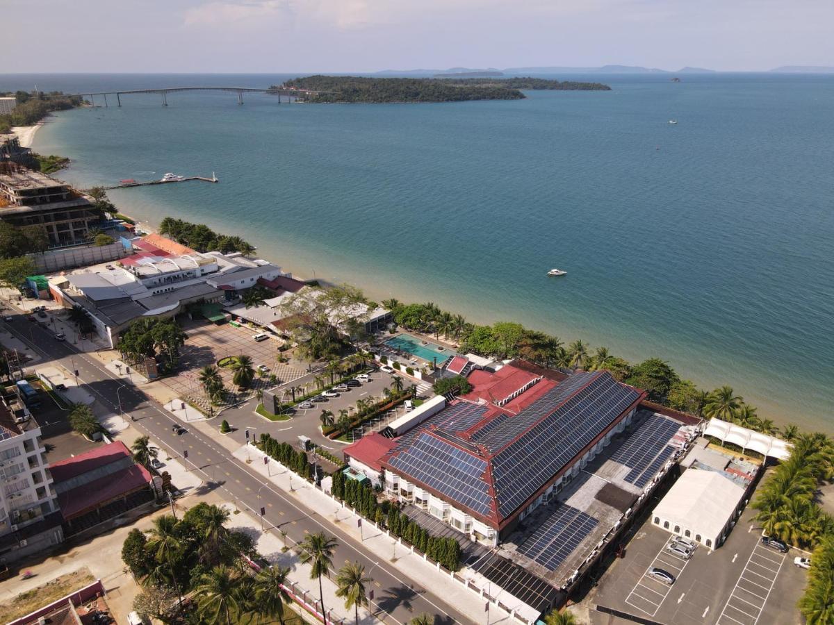 Queenco Hotel & Casino Sihanoukville Exterior photo