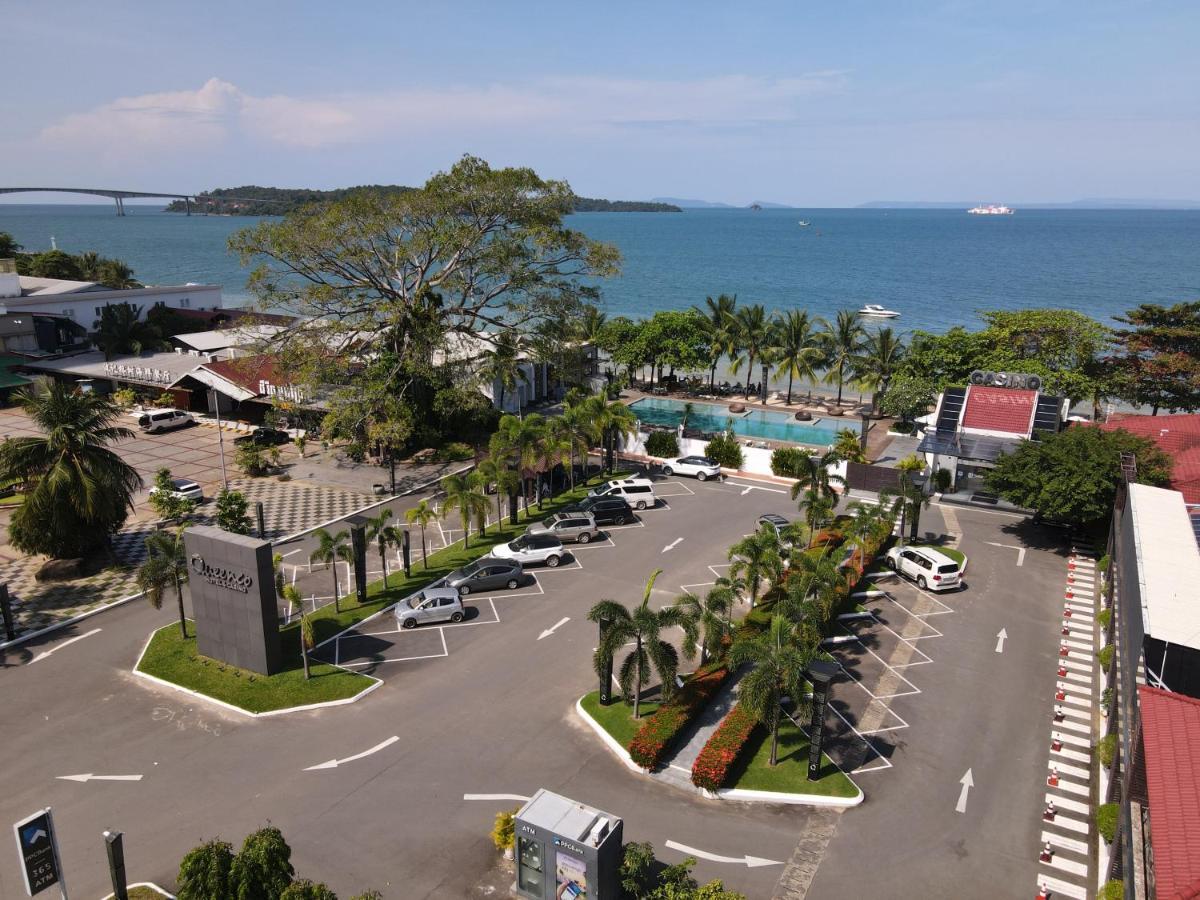 Queenco Hotel & Casino Sihanoukville Exterior photo