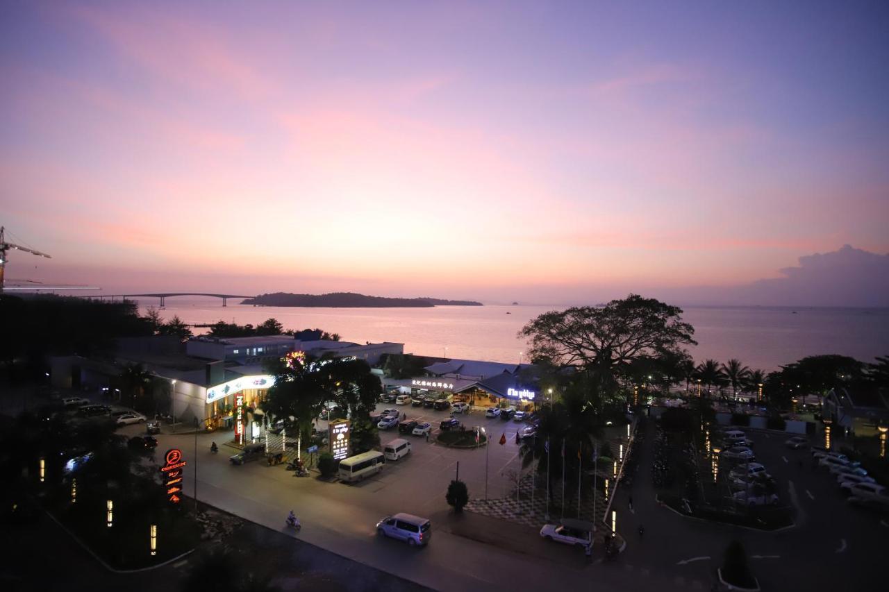 Queenco Hotel & Casino Sihanoukville Exterior photo